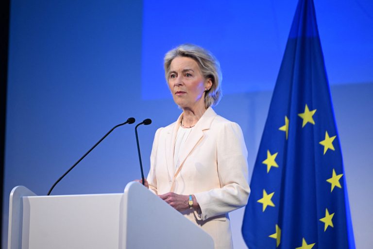 Vizita Ursulei von der Leyen în Groenlanda, amânată din cauza negocierilor politice din Danemarca