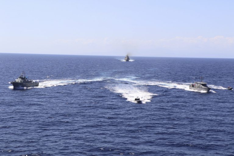 Armata americană a efectuat un nou atac asupra unei ambarcațiuni suspectate de trafic de droguri: Patru morți