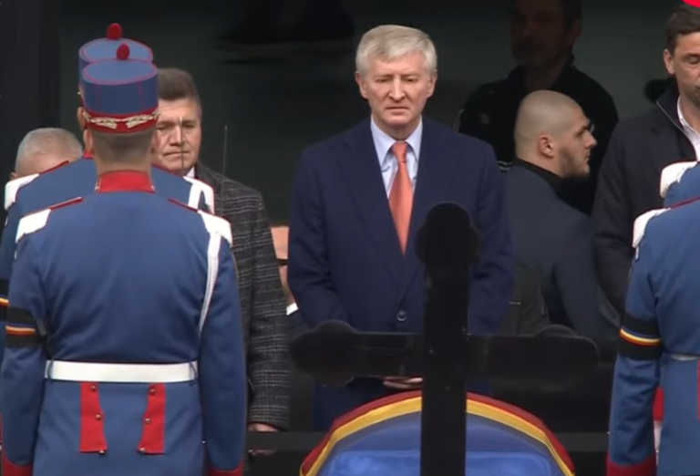 Miliardarul Rinat Ahmetov s-a dus la catafalcul lui Mircea Lucescu: „Am venit să-mi iau rămas-bun de la prietenul meu”