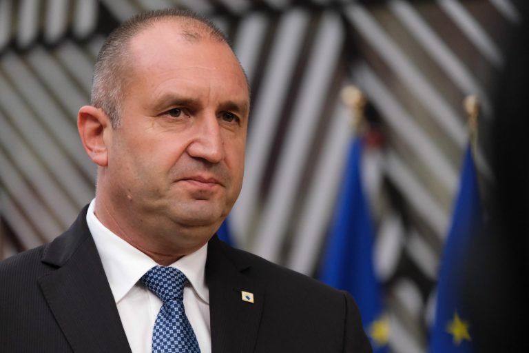 Bulgaria se confruntă cu riscul de a fi supusă procedurii de deficit excesiv după aderarea rapidă la zona euro.