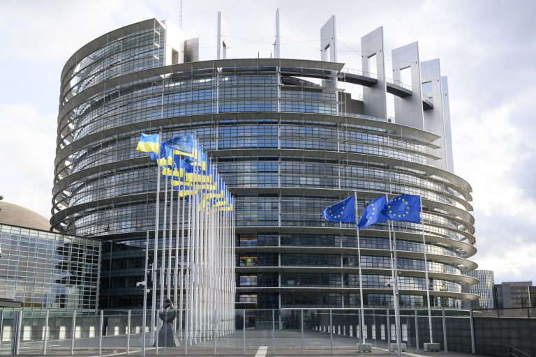 Dronele din Galați și Constanța, subiect de rezoluție în Parlamentul European. PSD, USR și AUR au expus diferențiat riscurile pentru România.