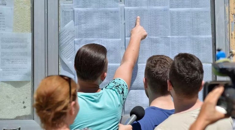 Emoții pentru absolvenții clasei a VIII-a: primele rezultate la Evaluarea Națională 2026 vor fi publicate miercuri.