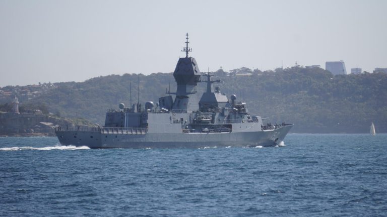 O fregată din Flota Rusiei a Mării Negre a deschis focul asupra unui iaht britanic