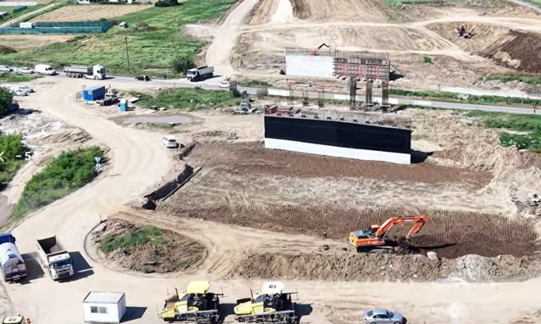 Probleme pe autostrada A0. Un secretar de stat din Ministerul Transporturilor acuză: lipsesc trei conexiuni esențiale din proiect.