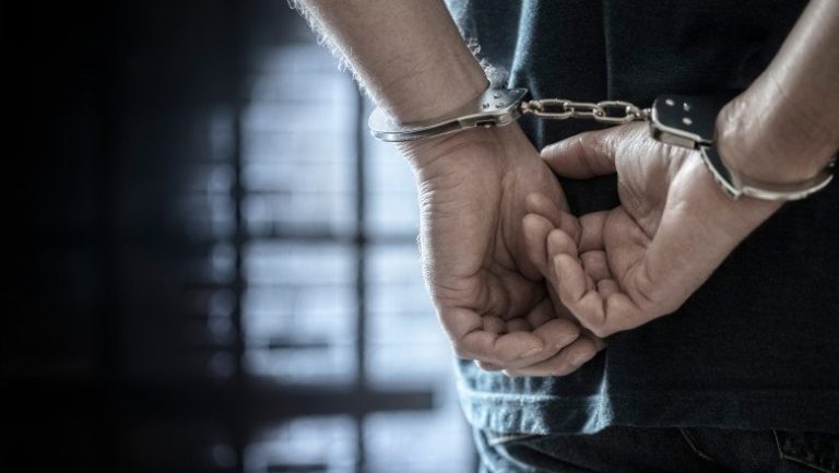 Un bărbat va fi încarcerat din cauza neprezentării poliției la apelul său de intervenție.