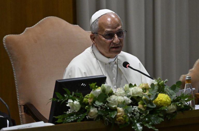Vaticanul acuză Uniunea Europeană de aplicarea „standardelor duble” în politica externă și solicită o reconsiderare a doctrinei războiului just.