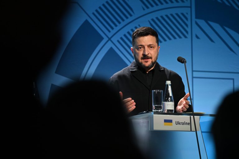 Zelenski afirmă că Ucraina necesită sisteme antirachetă, în urma atacurilor recente ale Rusiei.