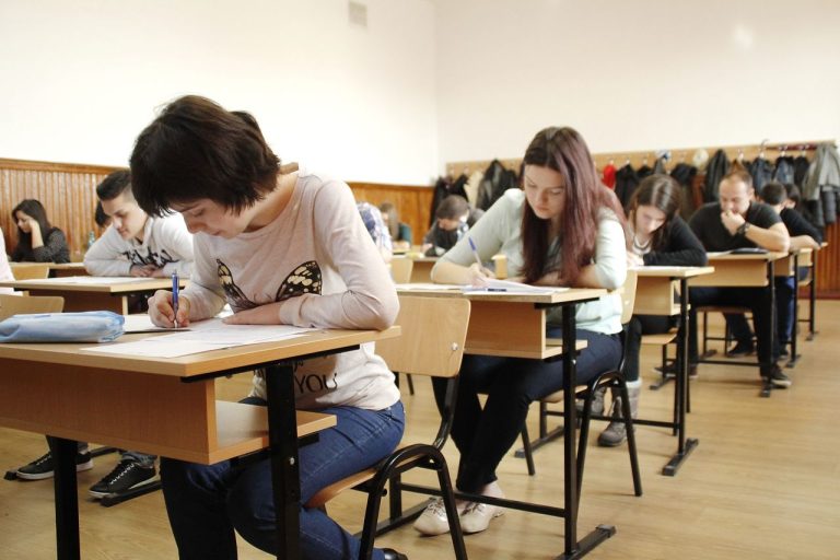ULTIMA ORĂ – Decizie fără precedent în ultimele decenii – Examenul de Bacalaureat de mâine a fost amânat!