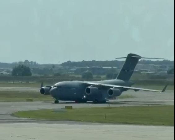 Aeronafta C-17 Globemaster III a decolat din România cu ajutoare pentru Venezuela
