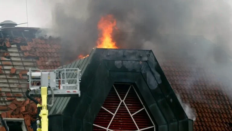 Cel puțin doi decedați și 34 de răniți într-un incendiul izbucnit la un spital din Germania.