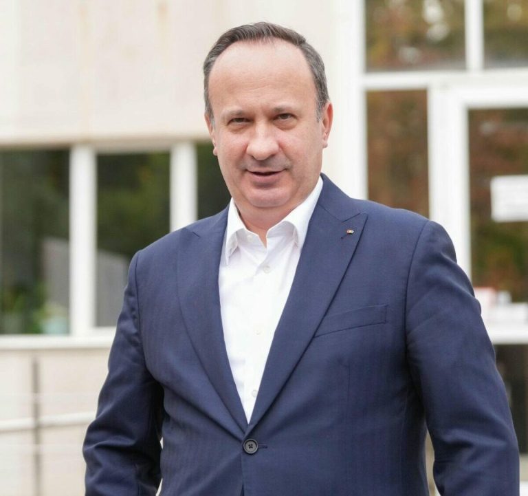 Disputa dintre PSD și PNL continuă pe Facebook. Adrian Câciu, referindu-se la Siegfried Mureșan: „Ești întotdeauna propus, niciodată realizat”