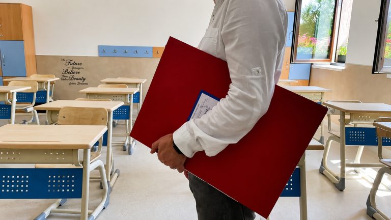Iașul, peste media națională la Definitivat 2026. Rată de promovare de 76,53%, două medii de 10 și trei note maxime la examenul scris