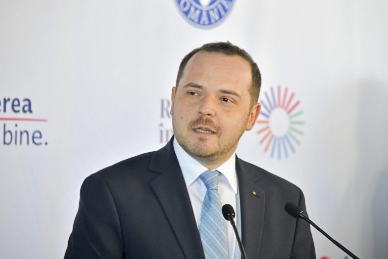 „Oamenii au nevoie de fapte, nu de propagandă”. Rogobete, reacție în scandalul Pfizer