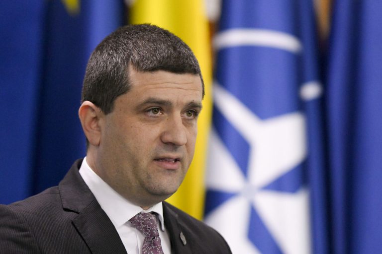Șeful Transporturilor anunță ce se va întâmpla cu ROMATSA dacă nu se va ajunge la un consens cu Pfizer.
