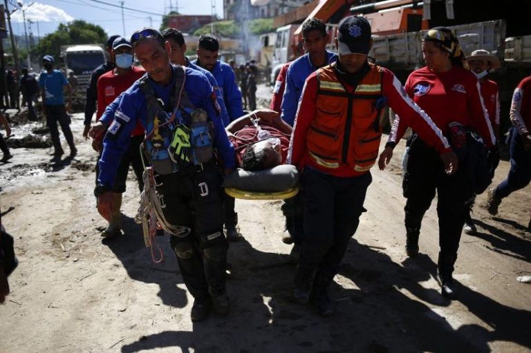 Un supraviețuitor al cutremurelor din Venezuela a fost salvat din dărâmături la opt zile după dezastru.