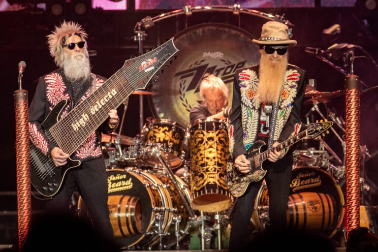 A decedat Frank Beard, bateristul trupei ZZ Top. Muzicianul avea 77 de ani.