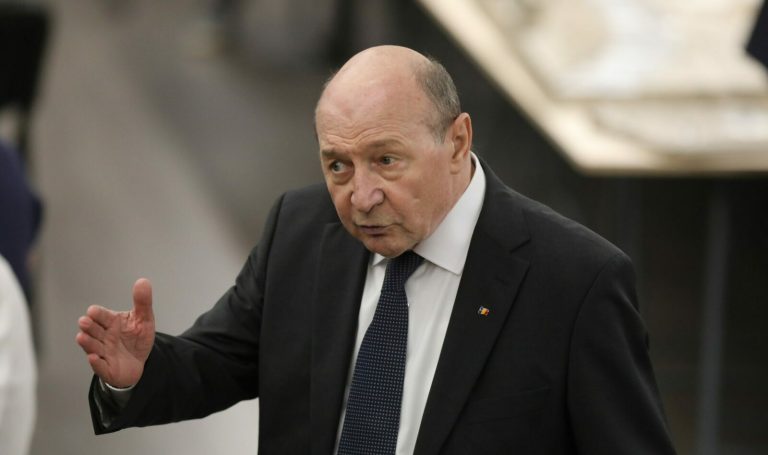 Băsescu acuză politicienii și sindicaliștii: România riscă să rămână fără fonduri pentru salarii dacă legea salarizării nu este adoptată rapid.