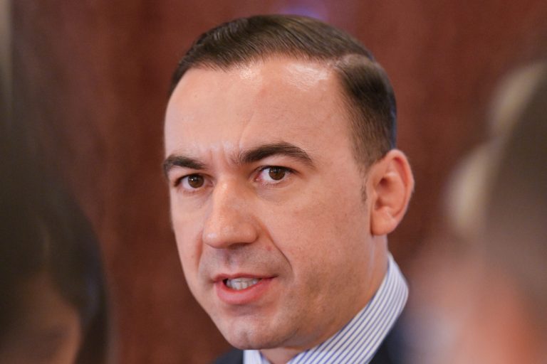 Bogdan Ivan: Grupul de la Turceni va fi repornit luni. Situația de la Cernavodă este gestionată cu un mare amatorism.