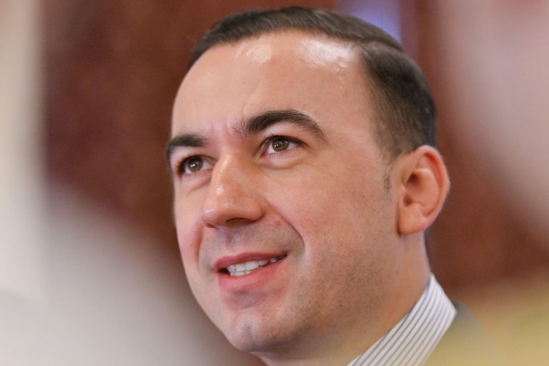 Bogdan Ivan, despre scăderea prețului motorinei: „Cum am ajuns din nou să discutăm despre 10 lei?”