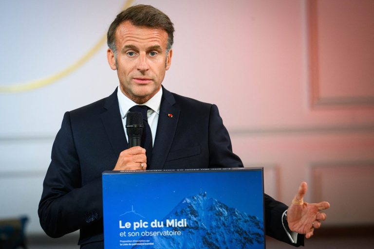 „Îmi va fi dor de voi”. Macron, discurs de rămas-bun înaintea ultimului său an la Élysée