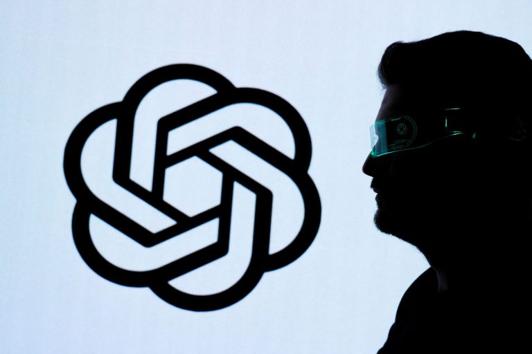 „Incepem un nou capitol”: Avertismentul unui lider OpenAI despre atacurile cibernetice facilitate de AI