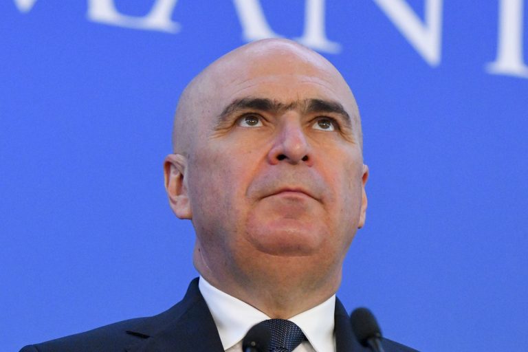 Întâlnirea dintre Bolojan și Simina Tănăsescu, validată de comisia pentru constituționalitate a Senatului