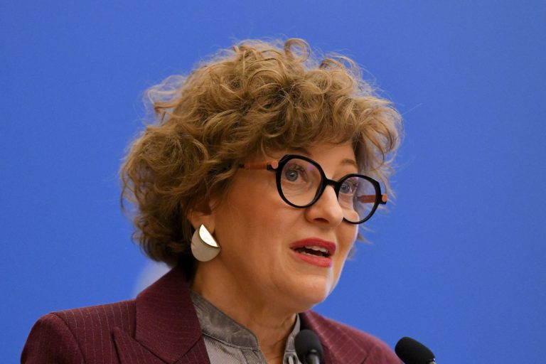 O companie de stat își caută administratori, deși nu mai generează valoare. Oana Gheorghiu: „Probabil cea mai sofisticată modalitate de a nu face nimic, dar cu acte în regulă.”