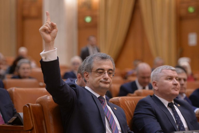 PNL propune convocarea unei sesiuni extraordinare a Parlamentului pentru legea salarizării. Andronache: Este soluția potrivită pentru a încheia acest subiect.