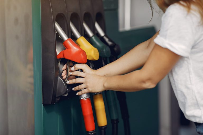Prețurile la motorină au crescut alarmant. Un fost ministru al Energiei solicită intervenția Guvernului.