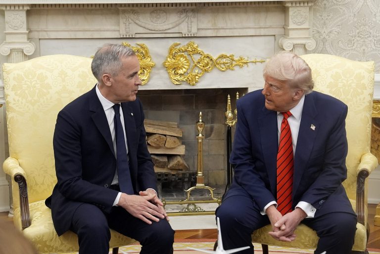 Războiul comercial dintre SUA și Canada escaladează. Trump amenință cu taxe de 50% pentru mașini și oțel: „Noi nu avem nevoie de Canada, ci ei au nevoie de noi”