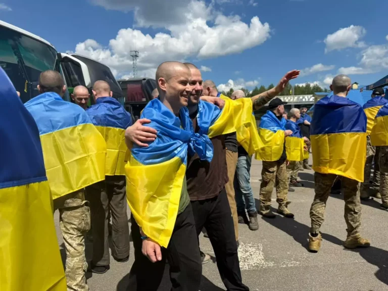 Rusia și Ucraina se pregătesc pentru un nou schimb semnificativ de prizonieri de război.