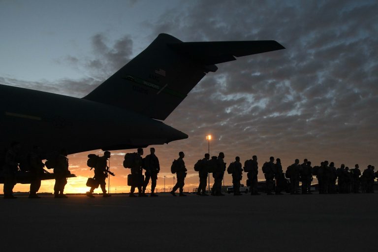 Surse: Militarii americani ar putea fi retrasi dintr-o zonă tensionată a lumii