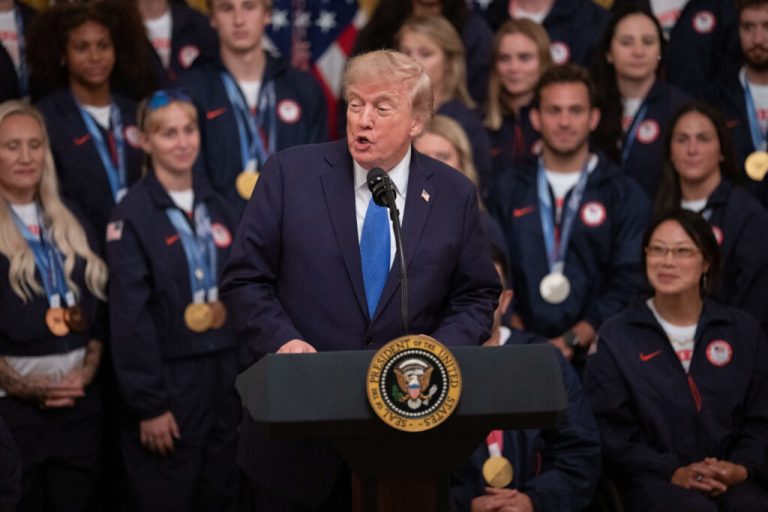 Trump aduce noi comentarii controversate despre Strâmtoarea Ormuz: „Îl consider un teritoriu american”