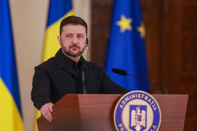 Zelenski pune în gardă că Rusia ar putea mobiliza 300.000 de soldați după alegerile din septembrie.