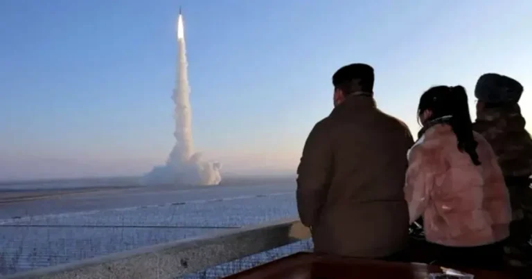 Coreea de Nord lansează un proiectil neidentificat spre Marea Japoniei