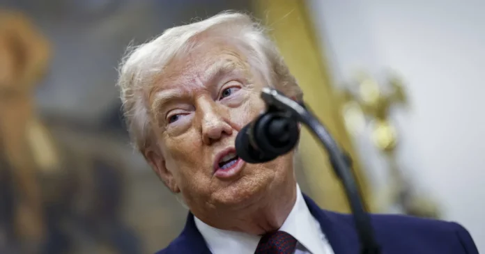 Donald Trump, pus pe „mute”. Discursul său a fost auzit doar de cei din jur