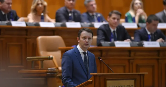 Guvernul Mureșan a picat. 182 „pentru”, 15 „împotrivă”. USR cere alegeri anticipate