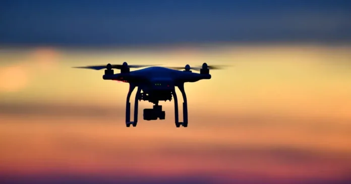 Mai multe drone au survolat Republica Moldova; una a căzut și a luat foc