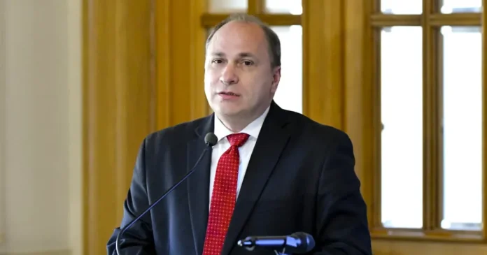 Mihai Dimian: Ce vrea să schimbe în Educație dacă ajunge ministru în Guvernul Mureșan