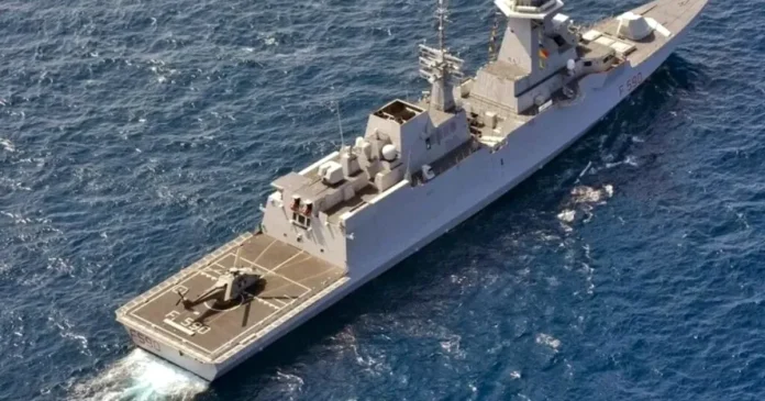 O femeie conduce nava de război europeană ce patrulează în Marea Roșie