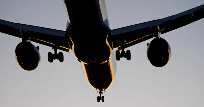 Panică pe un zbor flydubai: alertă de deturnare și aterizare de urgență