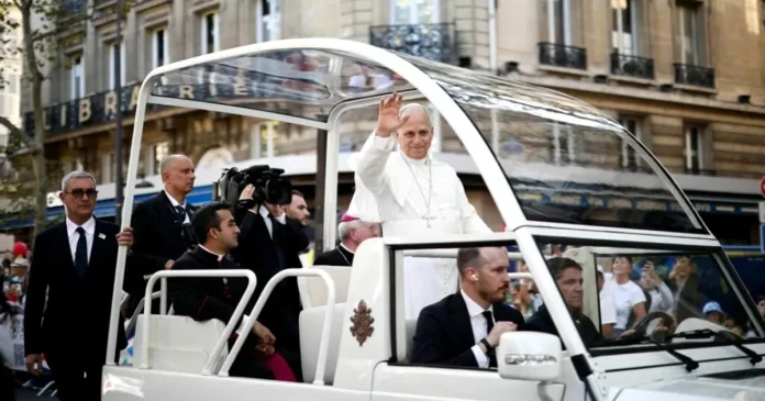 Papa Leon al XIV-lea în Notre-Dame renăscută, primit de 300.000 de oameni