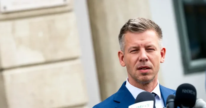 Peter Magyar: Vom modifica legislația adopției pentru cuplurile de același sex