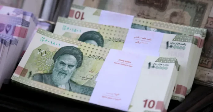 Rialul iranian atinge un nou minim istoric: un dolar ajunge la 2,5 milioane de riali