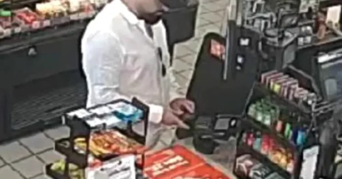 Românii fură bani din carduri americane și închiriază bolizi de lux și case cu piscină