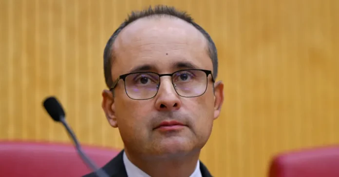 Secretarul de stat la Energie, blocat de protestatari să ajungă la o ședință importantă