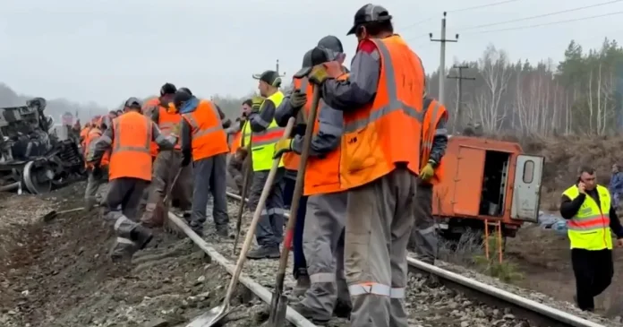 Ucraina a atacat căile ferate din Rusia: un pod s-a prăbușit și 28 de vagoane au deraiat
