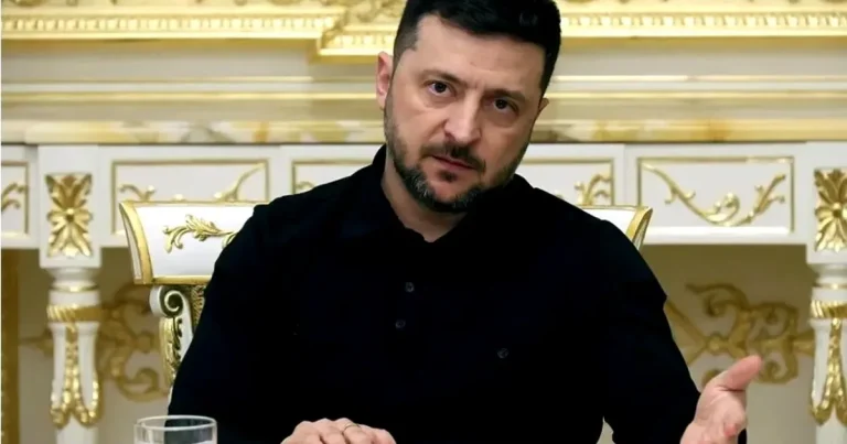 Zelenski: Kremlinul atacă în timp ce Kievul negociază pacea