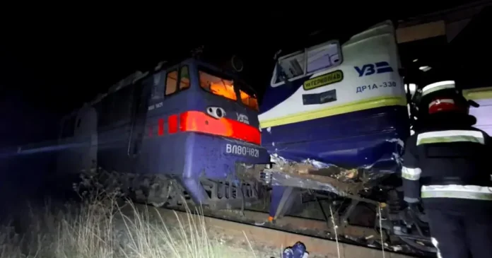 Accident feroviar grav în Liov, Ucraina: opt persoane rănite după ciocnirea a două trenuri