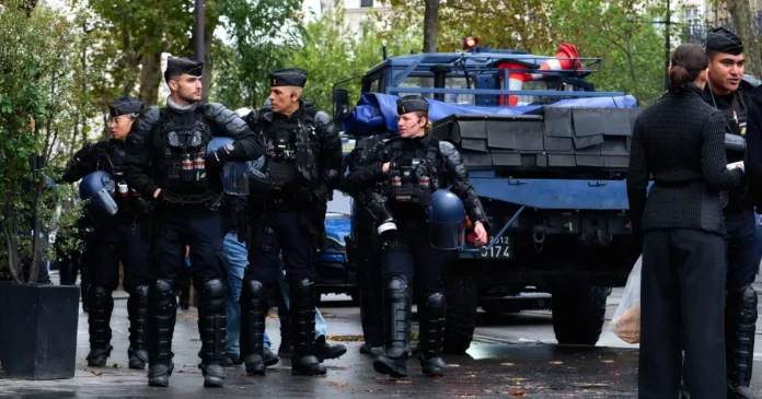 Atac mortal lângă Paris: arestul suspectului, suspendat după expertiză psihiatrică